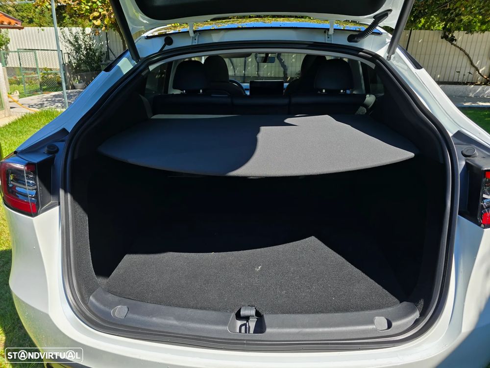 Tesla Model Y Standard - 11