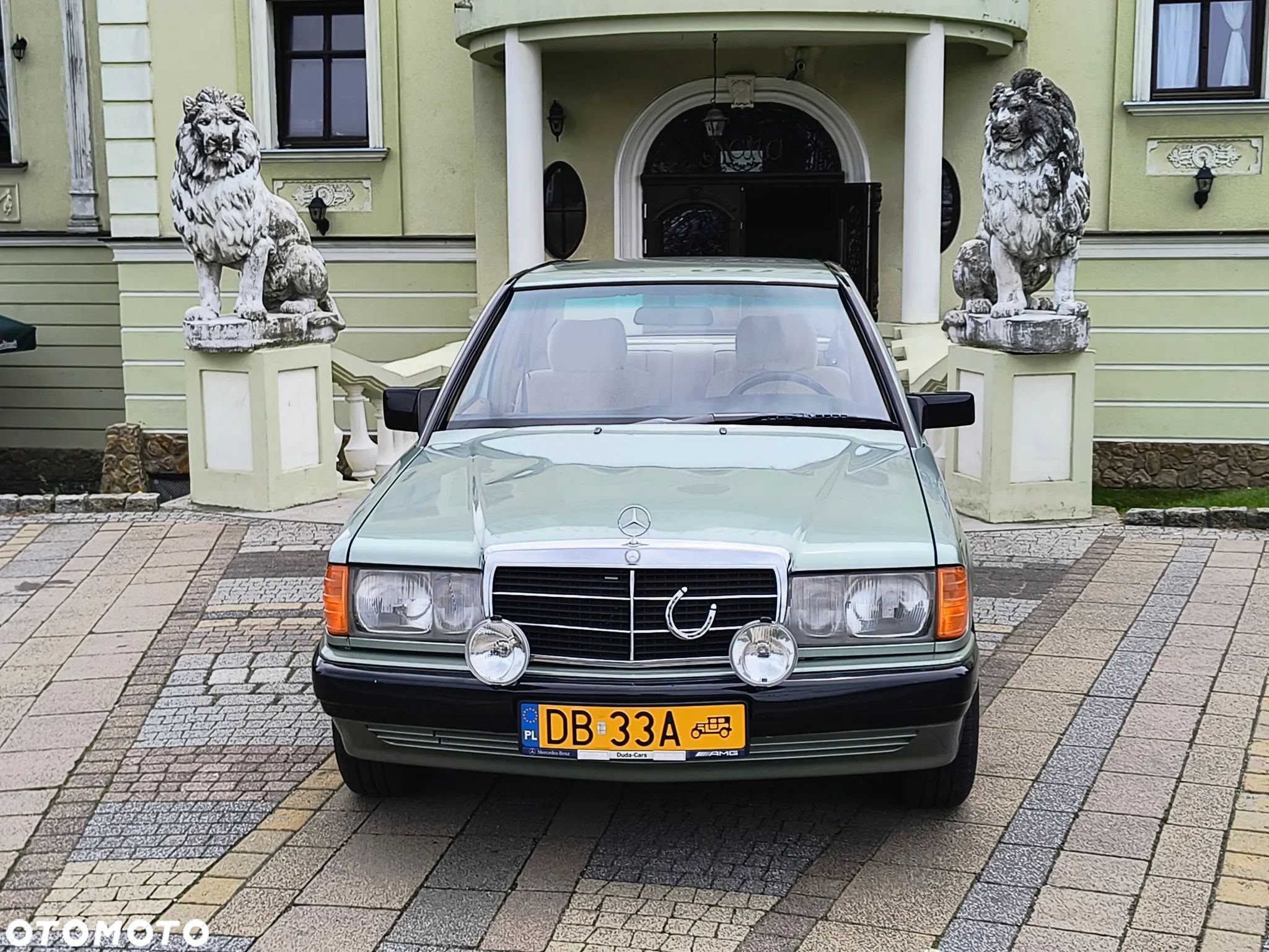 Mercedes-Benz W201 (190) - 1