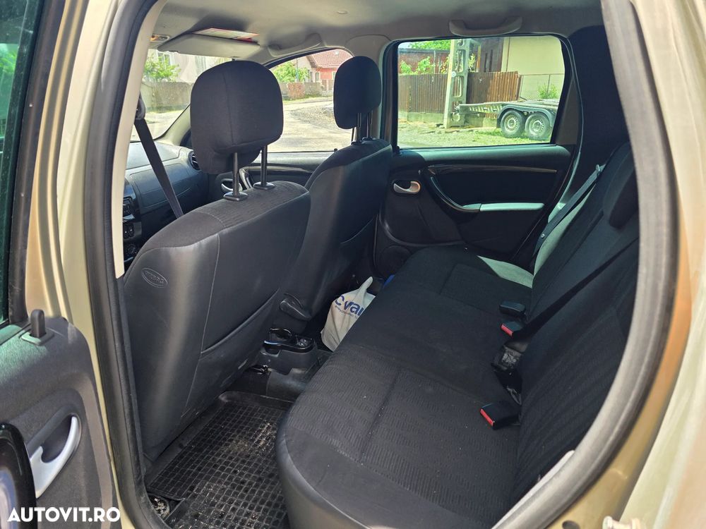 Dacia Duster 1.6 4x4 Prestige - 8