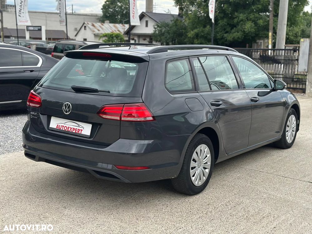 Volkswagen Golf 1.6 TDI SCR Comfortline - 6