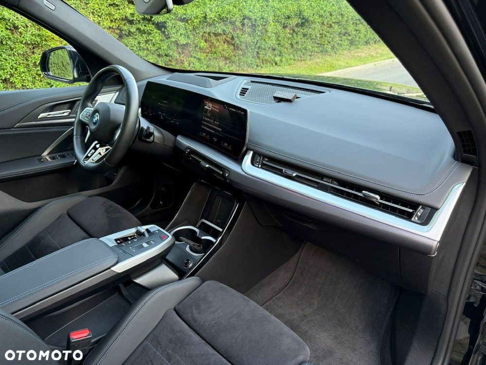 BMW iX1 xDrive30 66.5kWh M Sport - 24