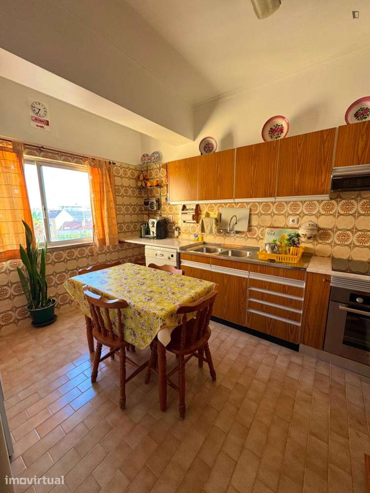 Quarto - localizado em Setubal - Grande imagem: 5/8