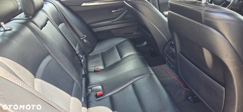 BMW Seria 5 520d xDrive Luxury Line - 9