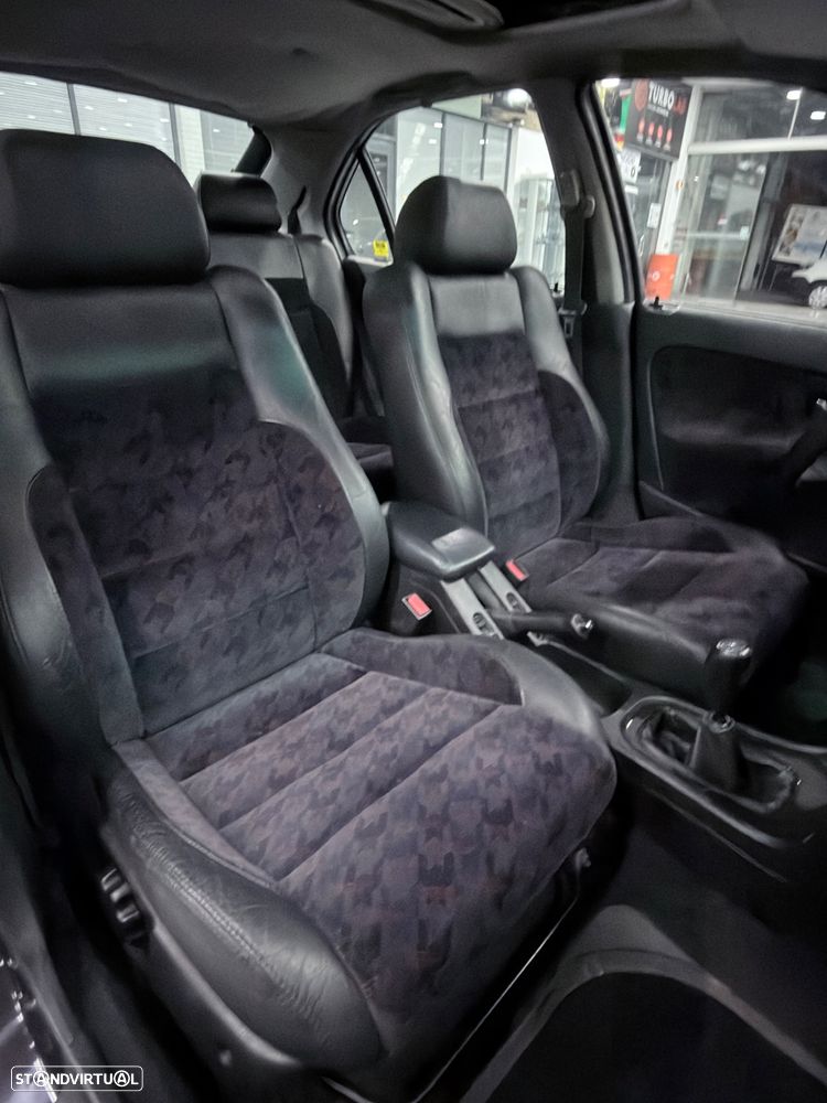 Honda Civic 1.8 VTi - 26