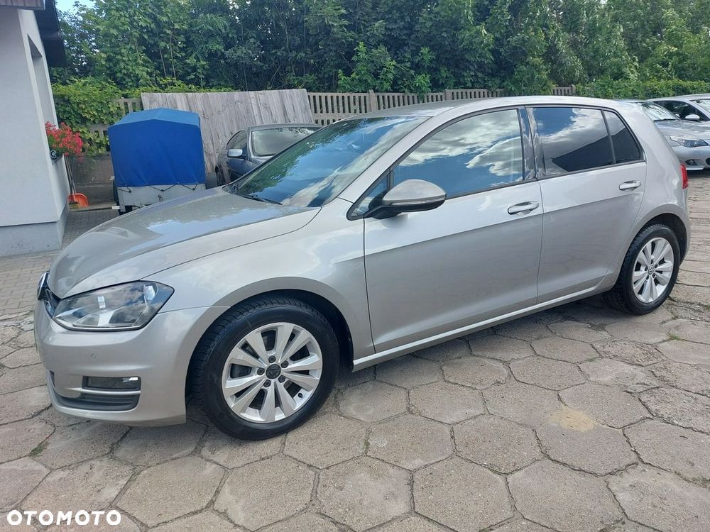 Volkswagen Golf - 6
