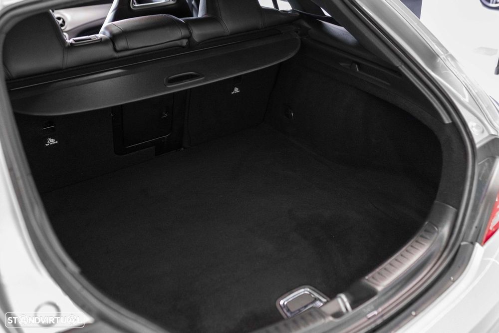 Mercedes-Benz CLA 200 d Shooting Brake AMG Line Aut. - 42