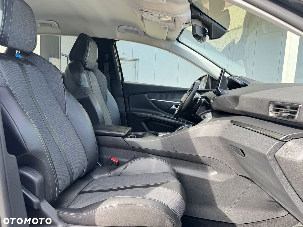 Peugeot 3008 1.6 PureTech HYbrid Allure S&S EAT8 - 10