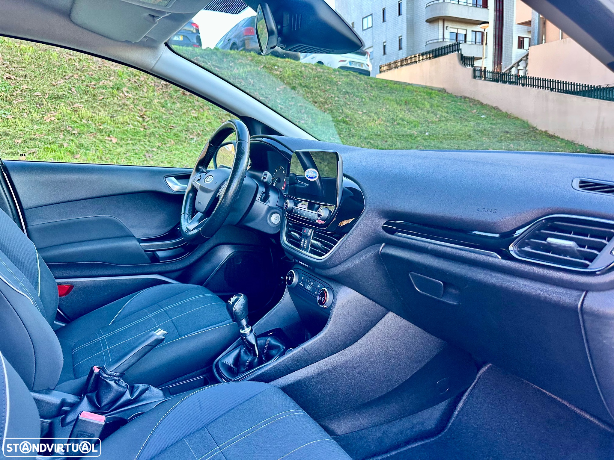 Ford Fiesta 1.5 TDCi Business - 30
