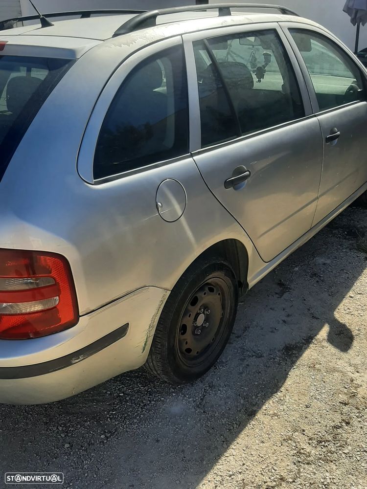 Skoda Fabia Break 1.4 TDi Attractive AC - 8