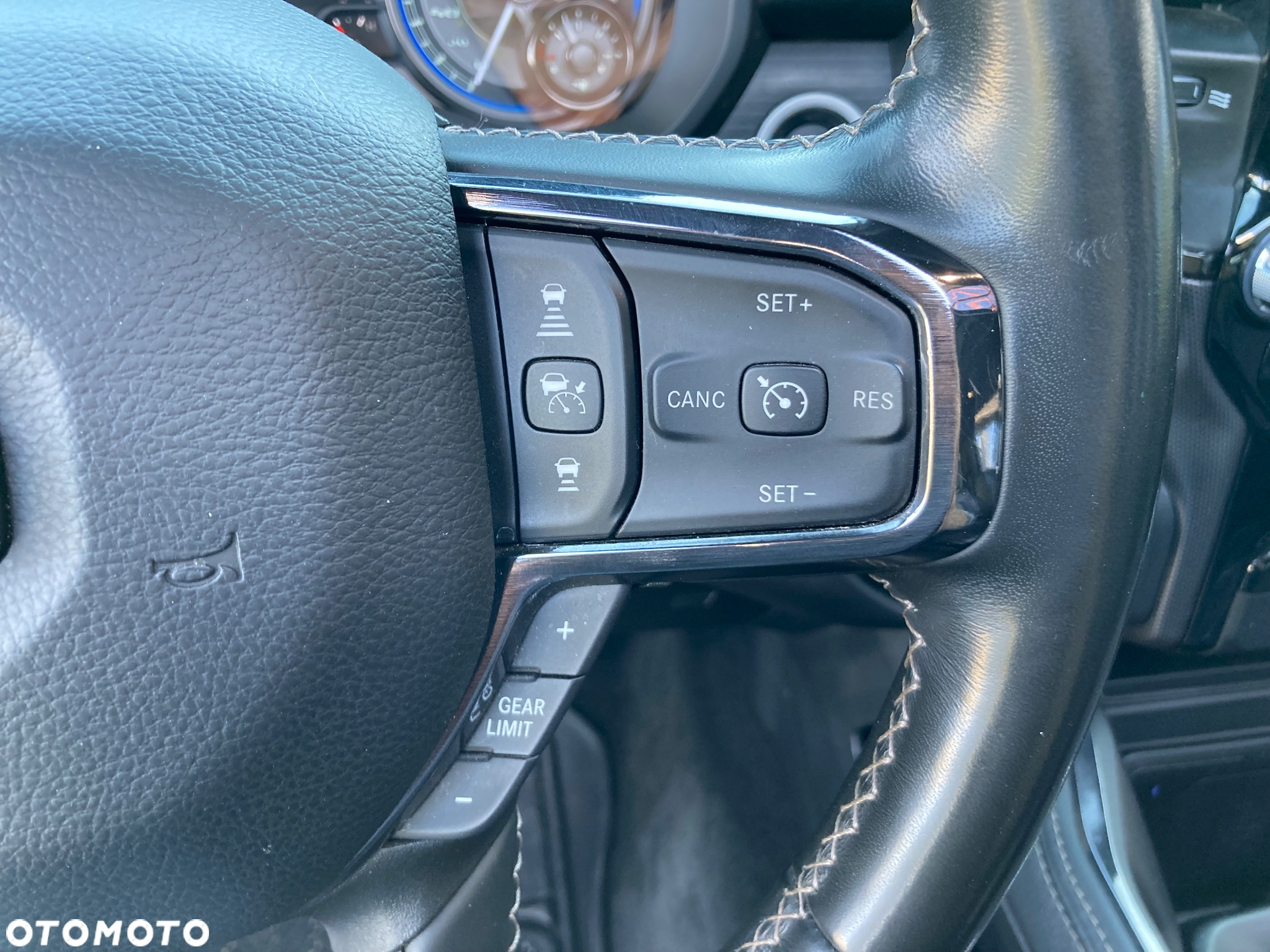 RAM 1500 5.7 Crew Cab Limited - 30