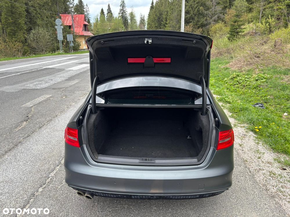 Audi A4 Limousine - 10