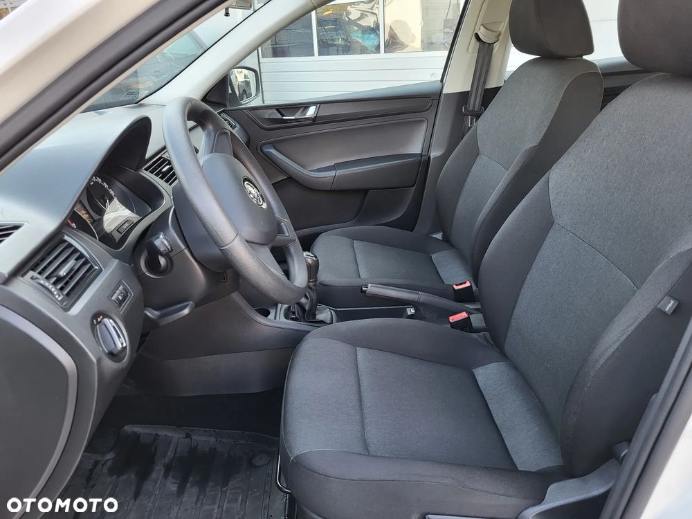 Skoda RAPID 1.0 TSI Active - 9