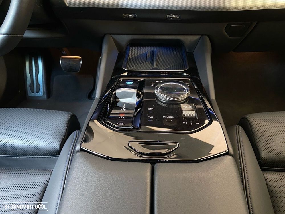 BMW i5 eDrive40 Pack Desportivo M - 14