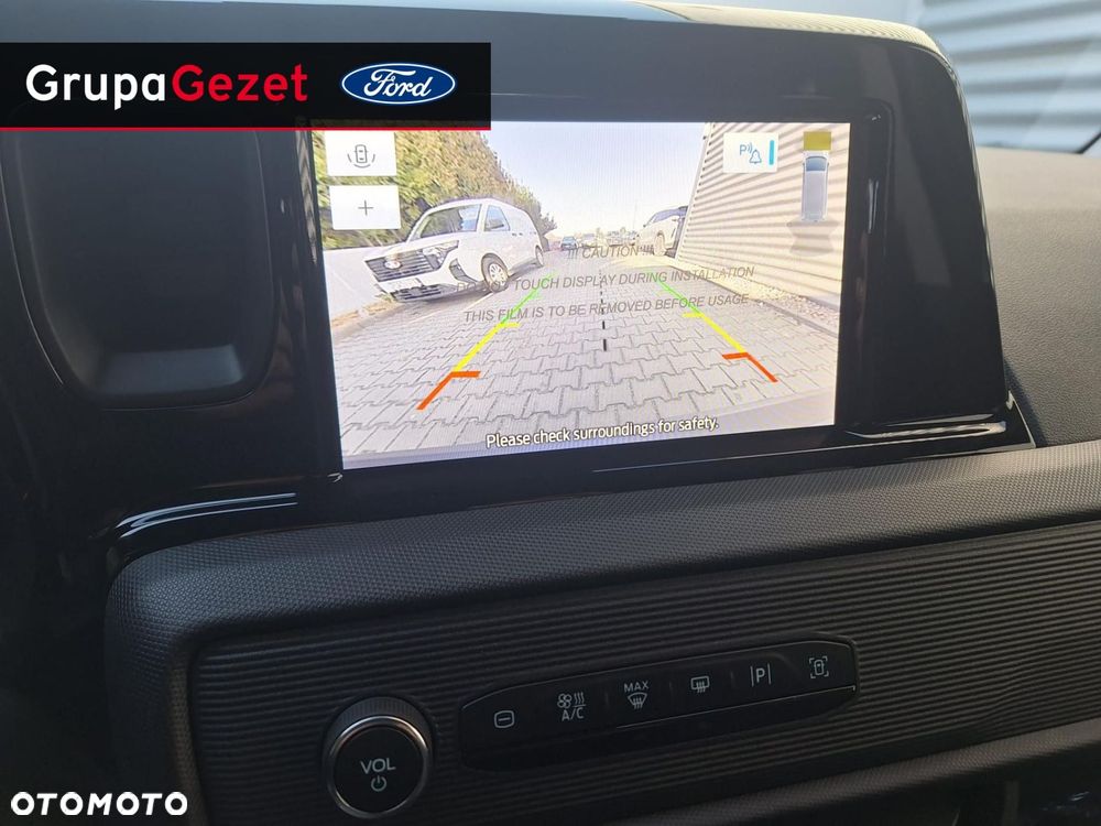 Ford Transit Courier - 10