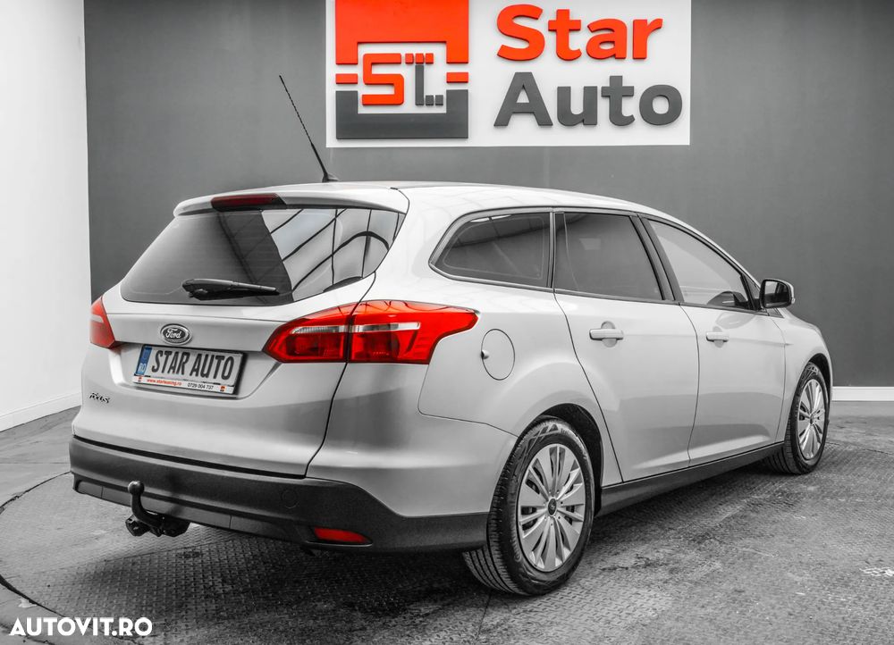 Ford Focus 1.6 TI-VCT Powershift Titanium - 6