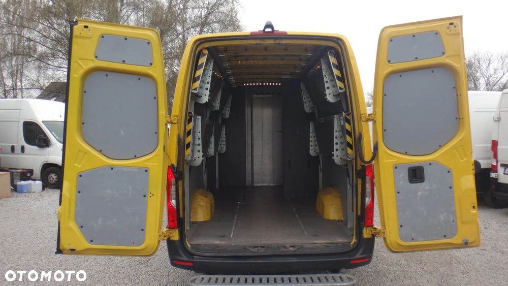Mercedes-Benz SPRINTER - 10