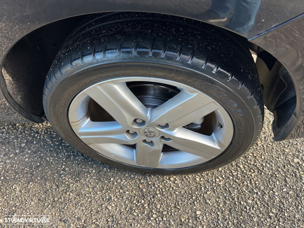 Toyota Auris 1.4 D-4D Exclusive +P.Sport+VSC - 19