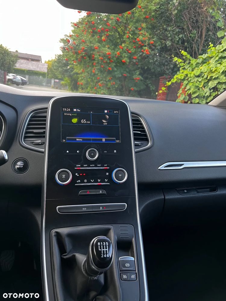 Renault Grand Scenic - 18