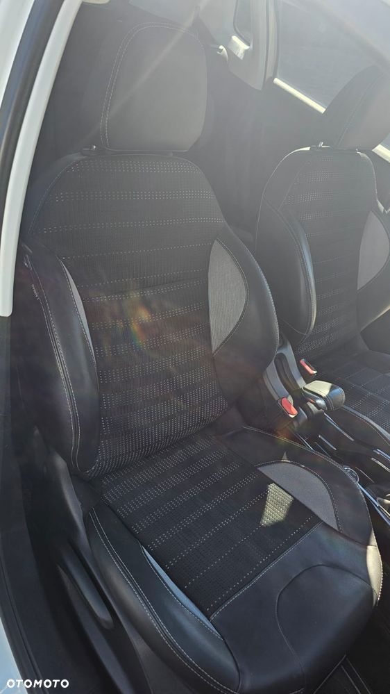 Peugeot 2008 1.2 Pure Tech GPF Allure S&S - 14