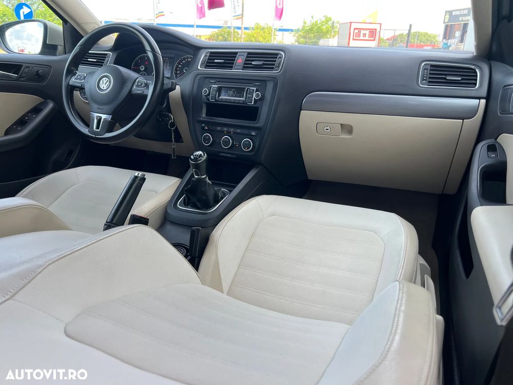 Volkswagen Jetta 2.0 TDI CR DPF Highline - 8