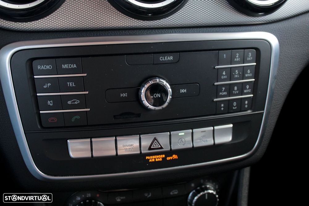 Mercedes-Benz CLA 180 d Shooting Brake AMG Line - 16