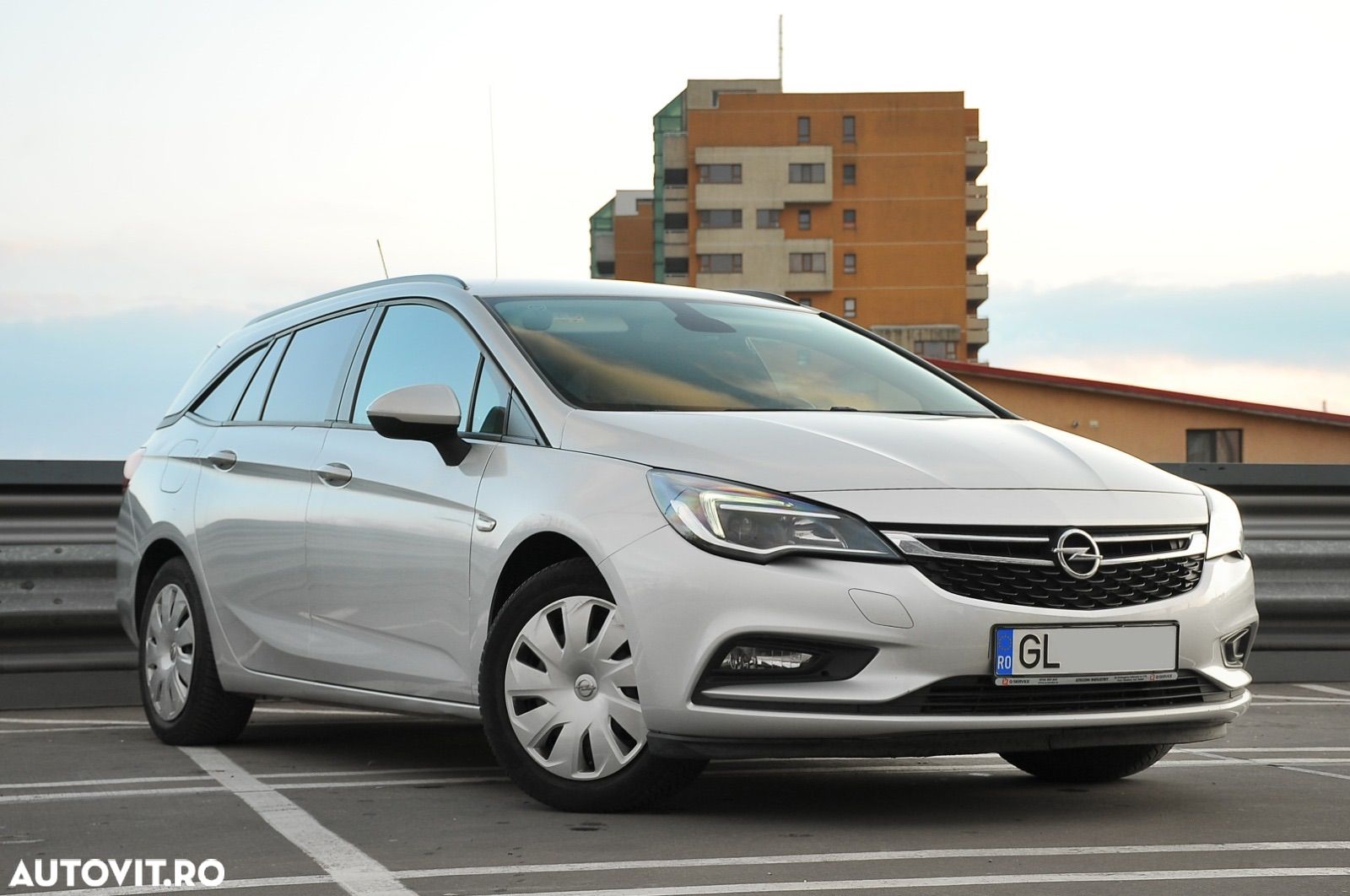 Opel Astra 1.0 Turbo Start/Stop Sports Tourer Edition - 1