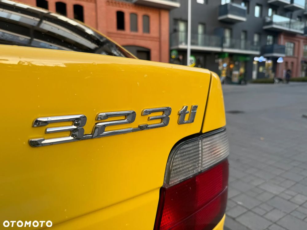 BMW Seria 3 323i - 6