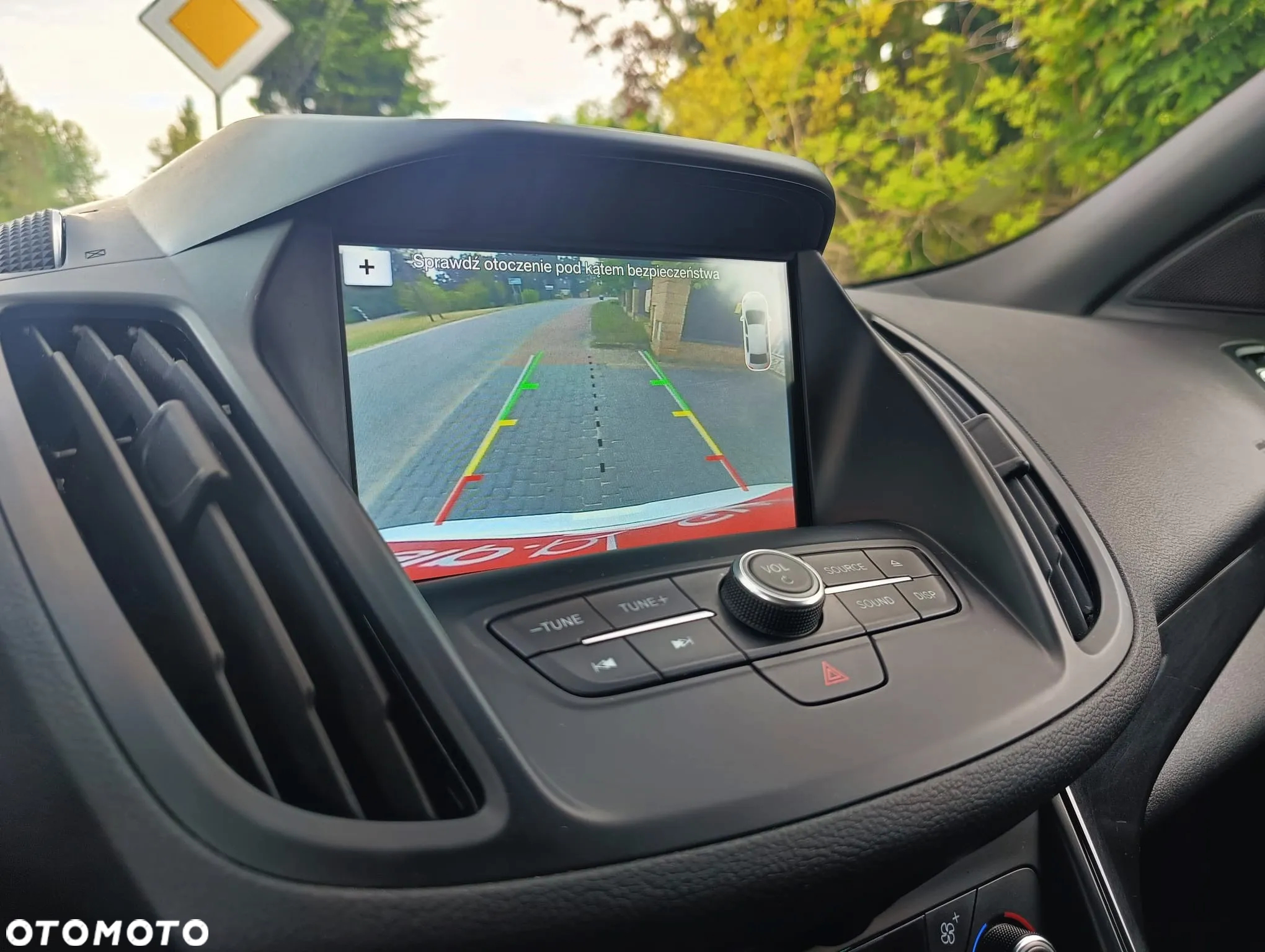 Ford Kuga 2.0 TDCi 2x4 Titanium - 6