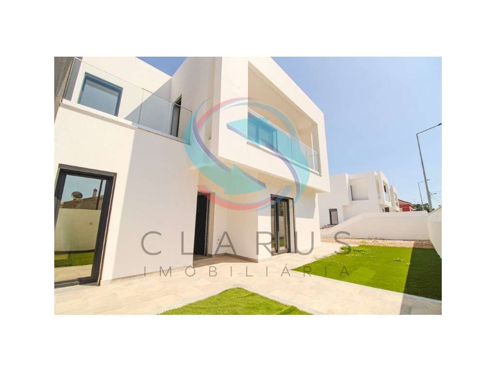 Moradia geminada em Vale de Milhaços - Grande imagem: 2/42