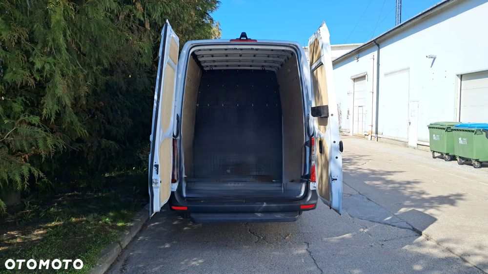 Mercedes-Benz Sprinter - 6