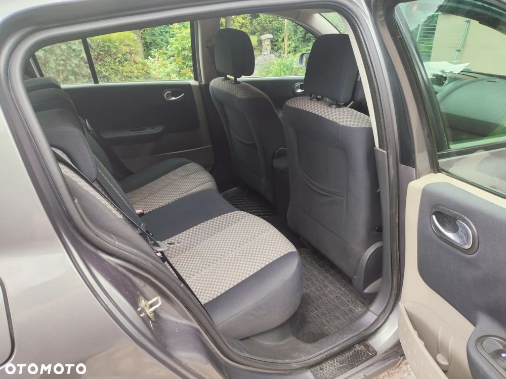 Renault Megane 1.9 dCi Luxe Dynamique - 8
