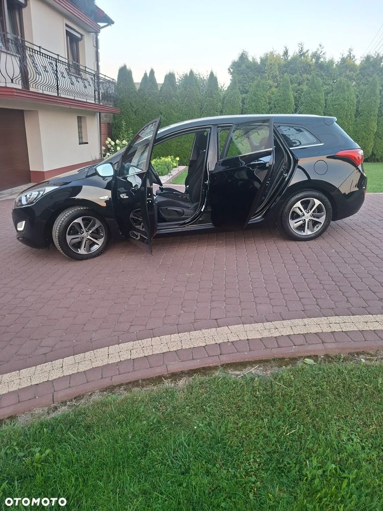 Hyundai i30 blue Kombi 1.6 GDi Trend - 7