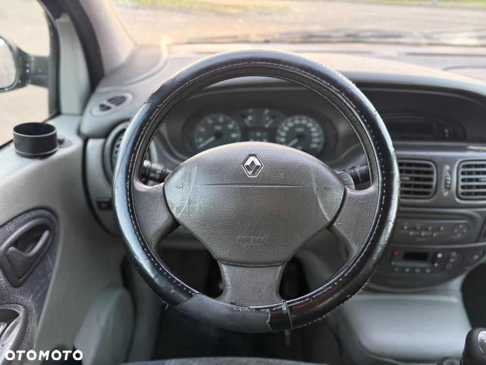Renault Megane 1.6 Privilege - 22