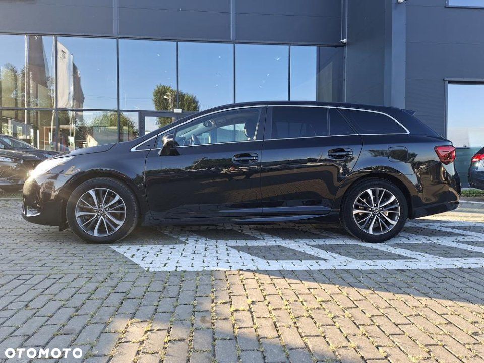 Toyota Avensis - 2