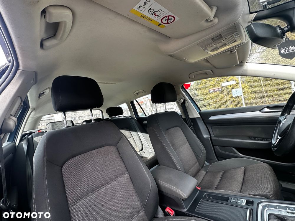 Volkswagen Passat - 18