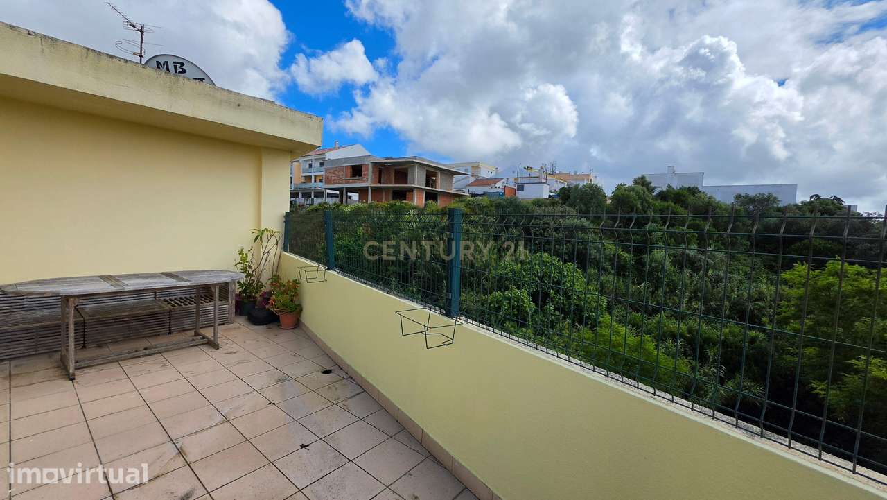 Apartamento Duplex T5 no centro de Palmela - Grande imagem: 2/44