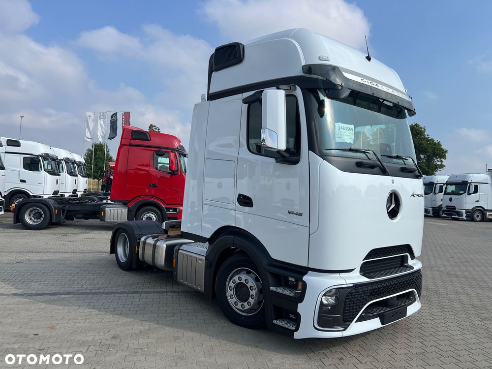 Mercedes-Benz ACTROS - 1