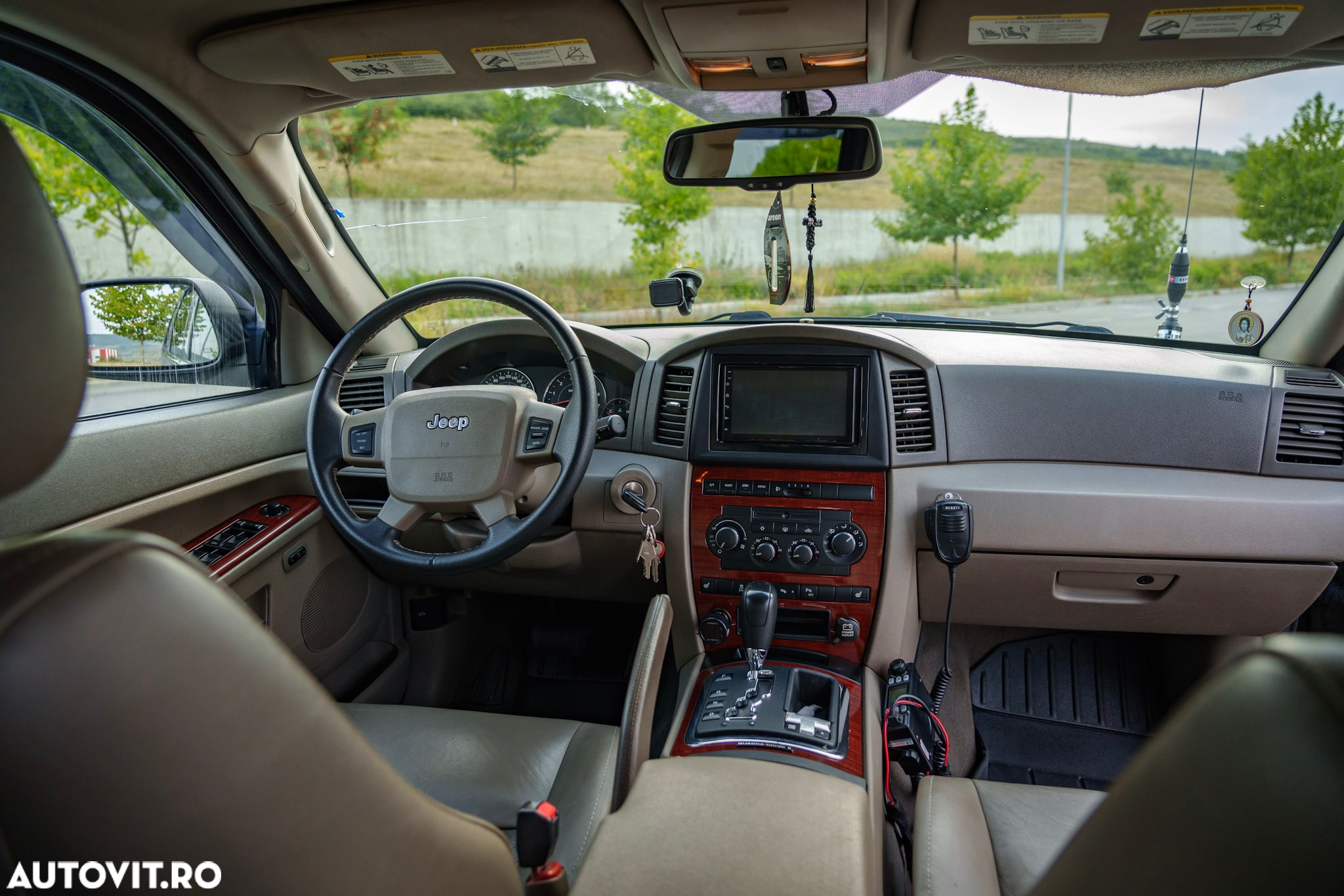 Jeep Grand Cherokee - 10