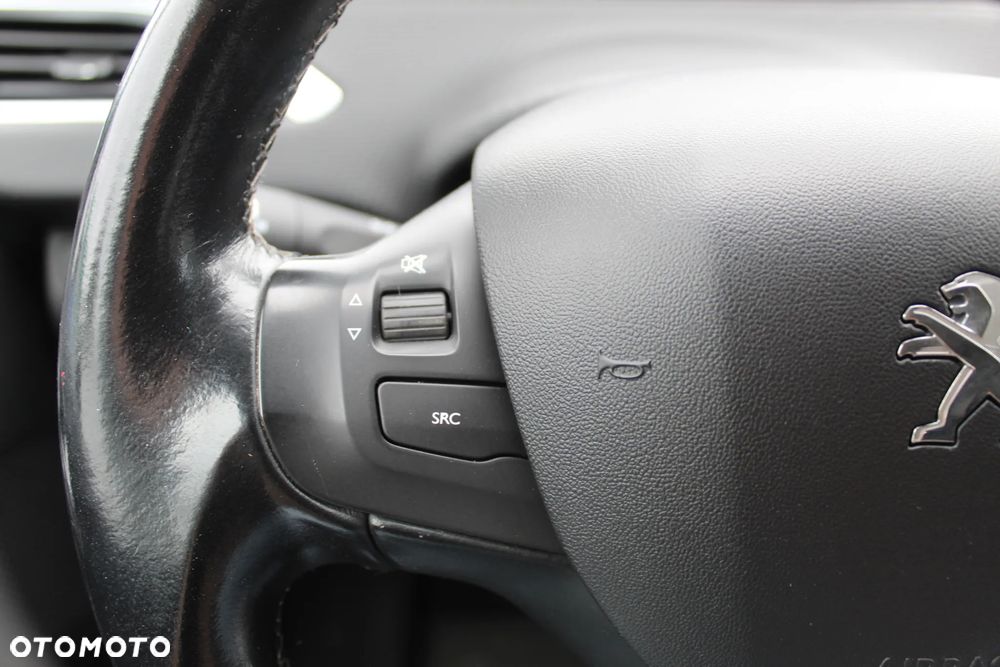 Peugeot 208 1.2 PureTech Allure S&S EAT6 - 23