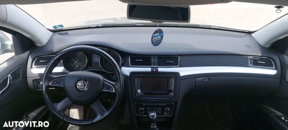 Skoda Superb 1.6 TDI GreenLine - 13