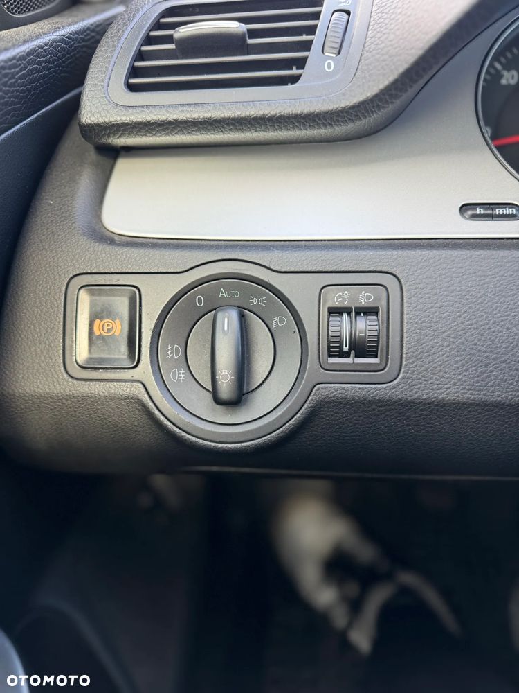 Volkswagen Passat - 14