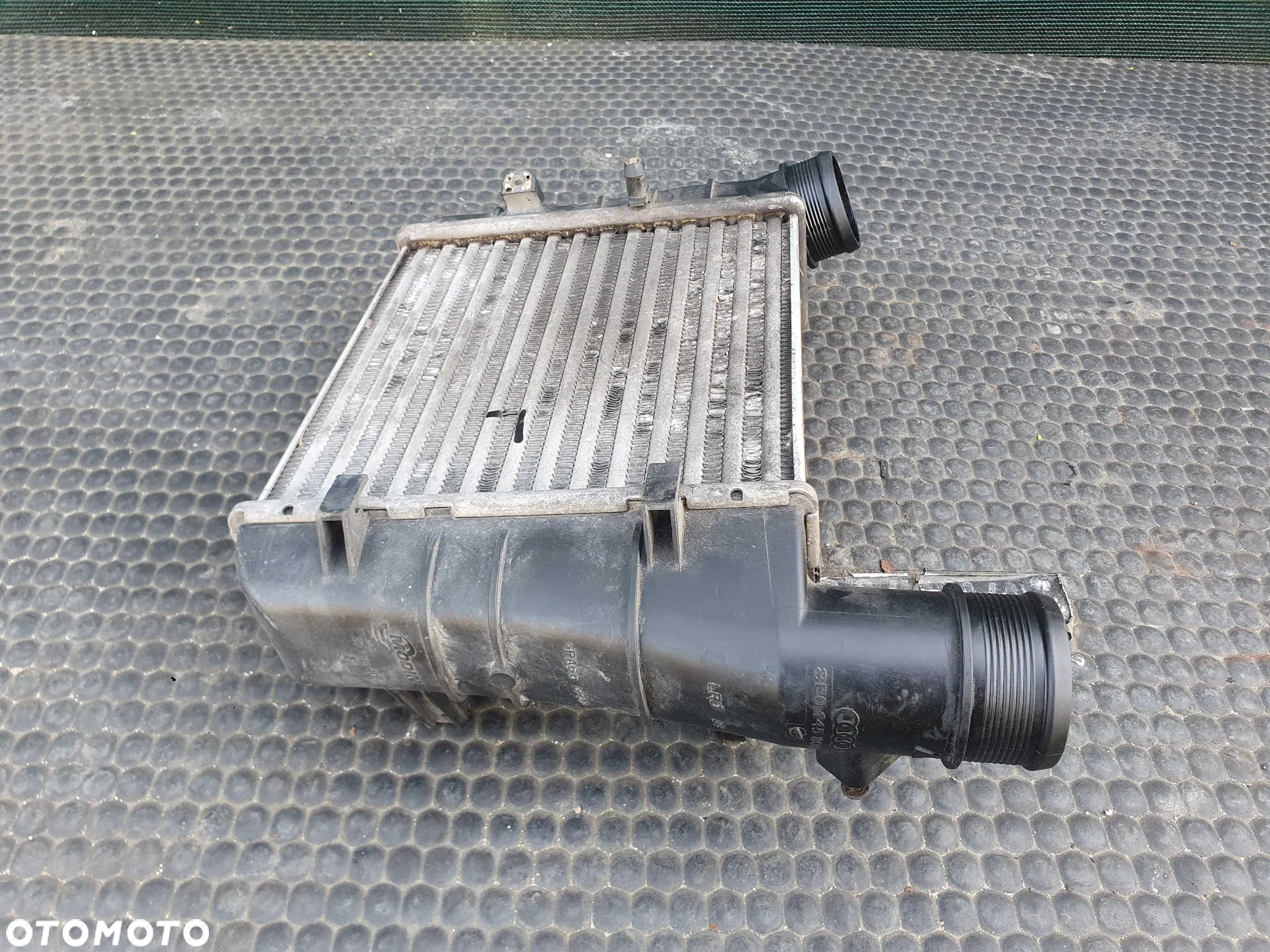 Intercooler 8E0145805AA Chłodnica Powietrza Lewy Lewa 2.0 TDI AUDI A4 B7 - 16