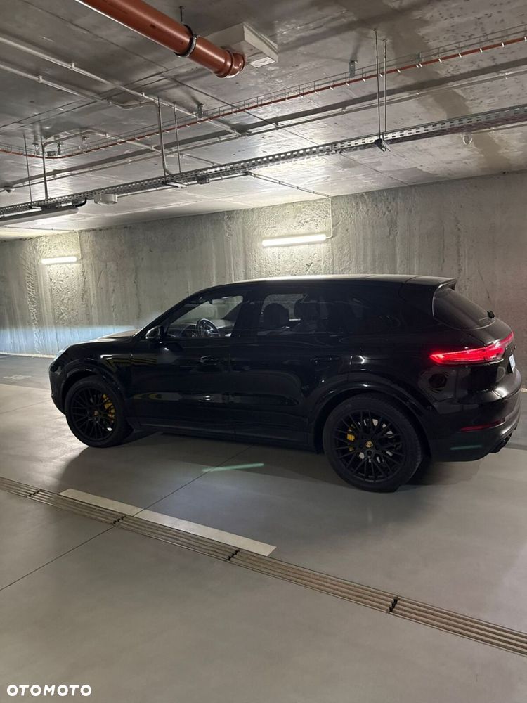 Porsche Cayenne - 5