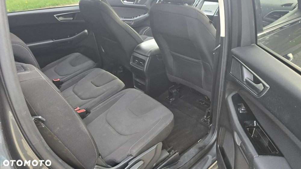 Ford S-Max - 11