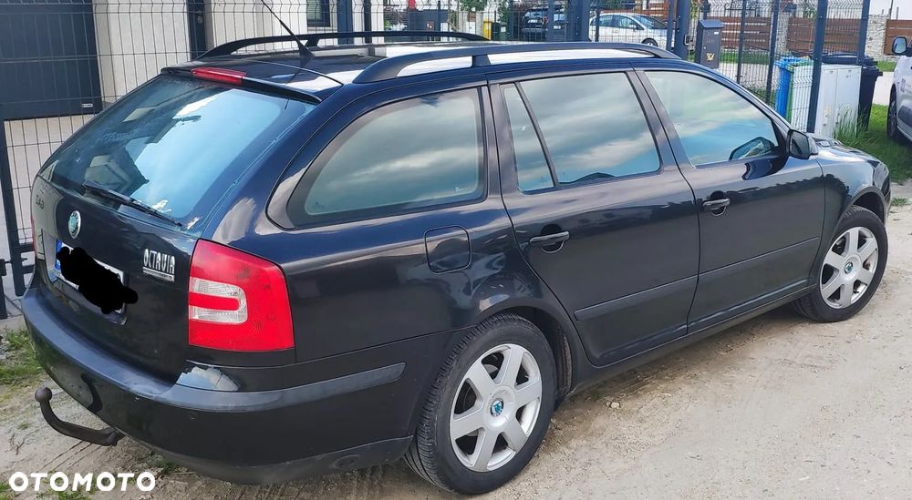 Skoda Octavia 1.6 Combi Ambiente - 3