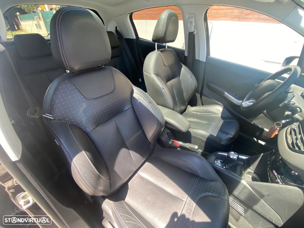Peugeot 208 1.6 e-HDi Allure 2-Tronic - 4
