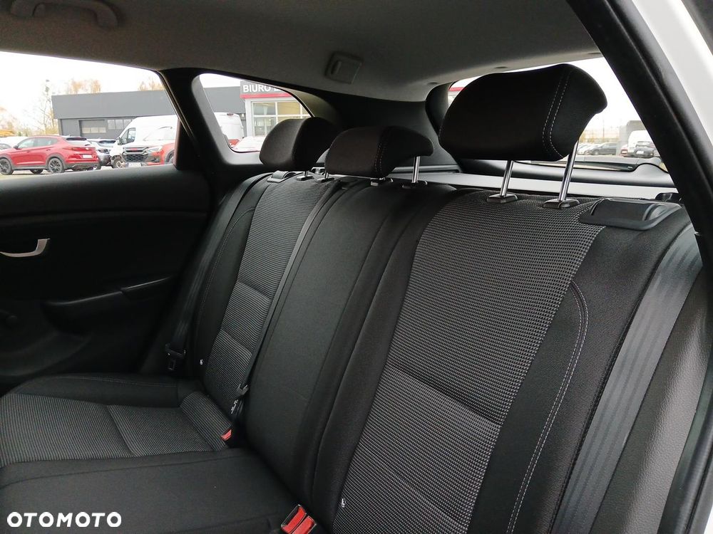 Hyundai i30 1.6 CRDi Classic + - 15