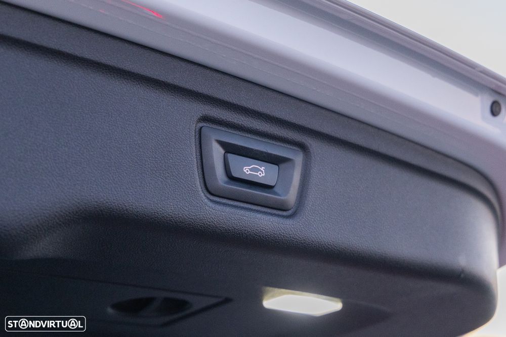 BMW 318 i Touring Aut. M Sport - 19