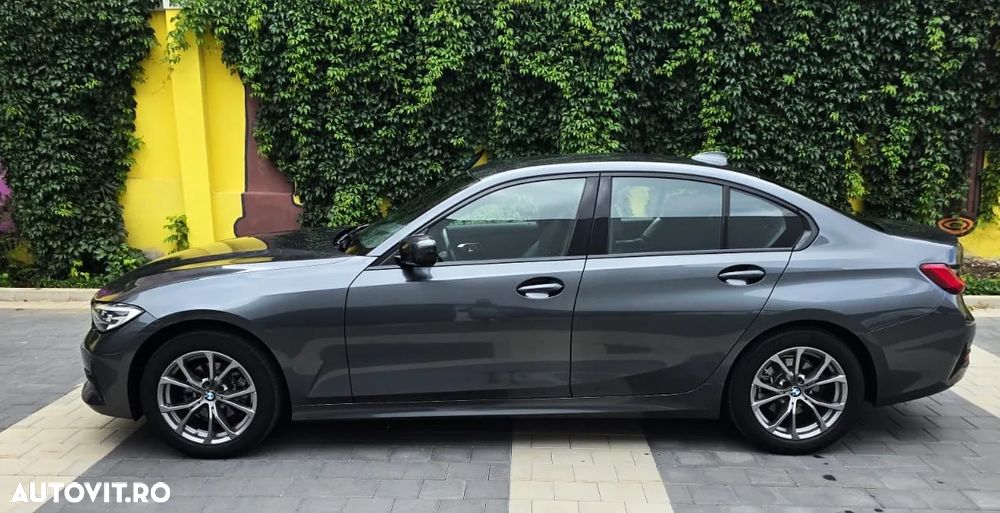 BMW Seria 3 318i Aut. Sport Line - 9