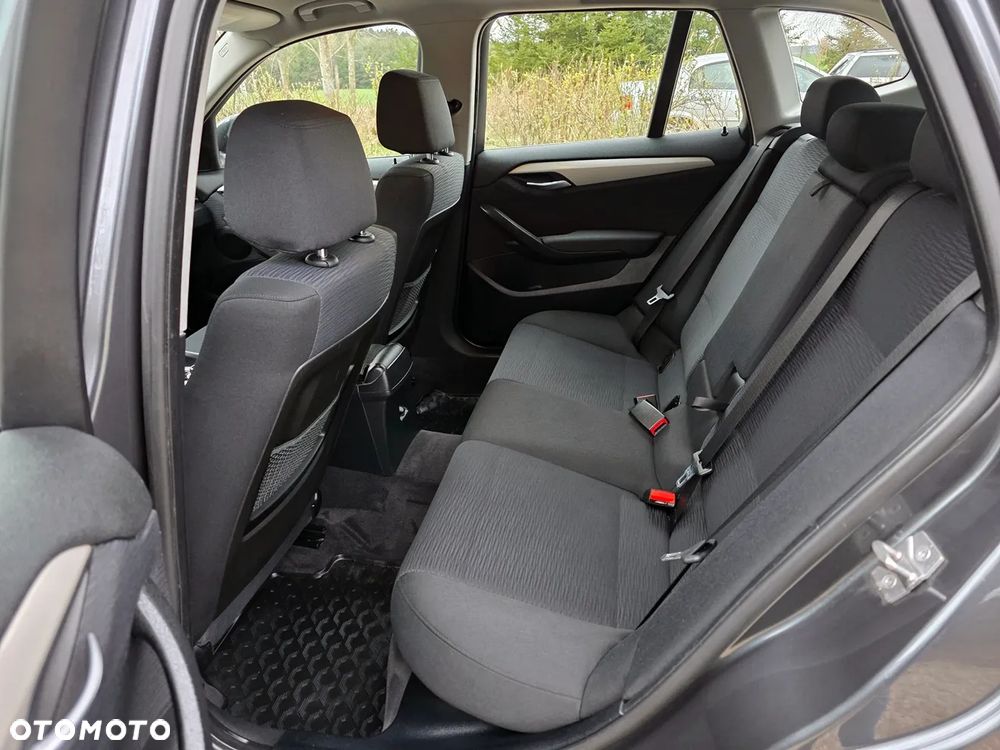 BMW X1 sDrive16d xLine - 32